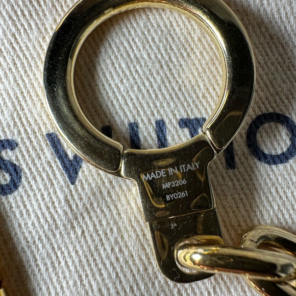 💛Louis Vuitton Bijoux Sack Key Charm ring - Picture 8 of 10
